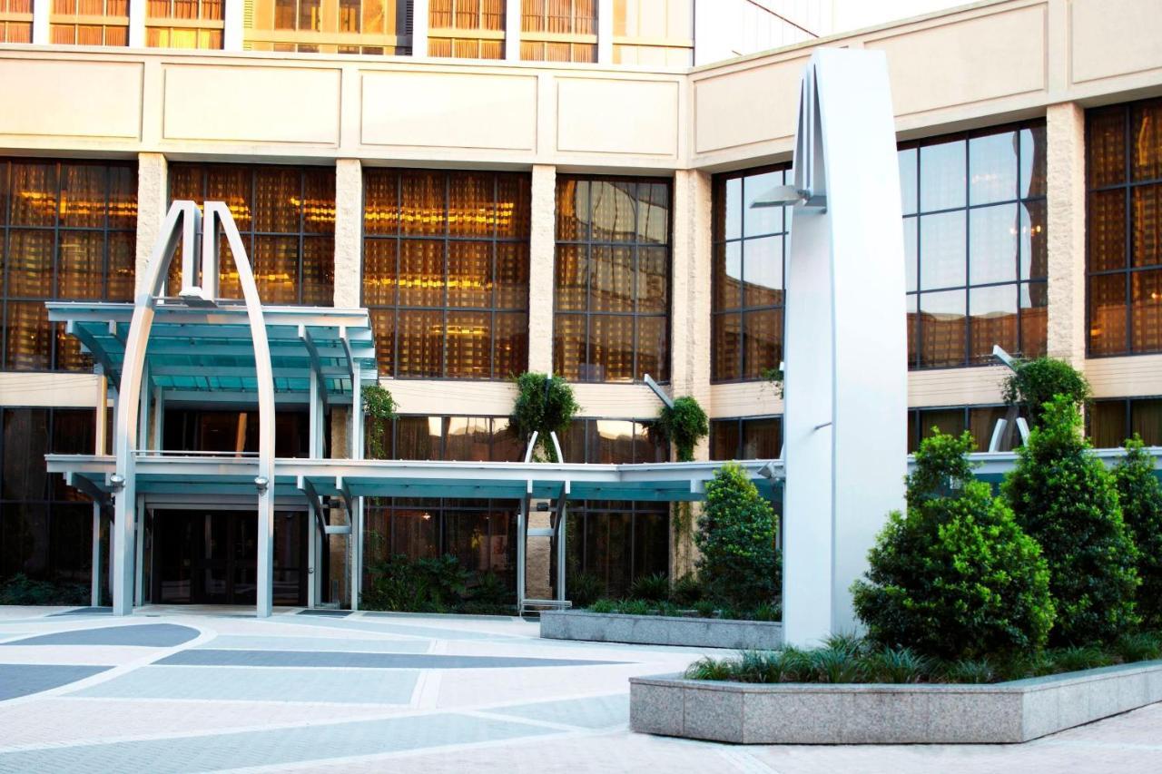 Renaissance Mobile Riverview Plaza Hotel Exterior photo