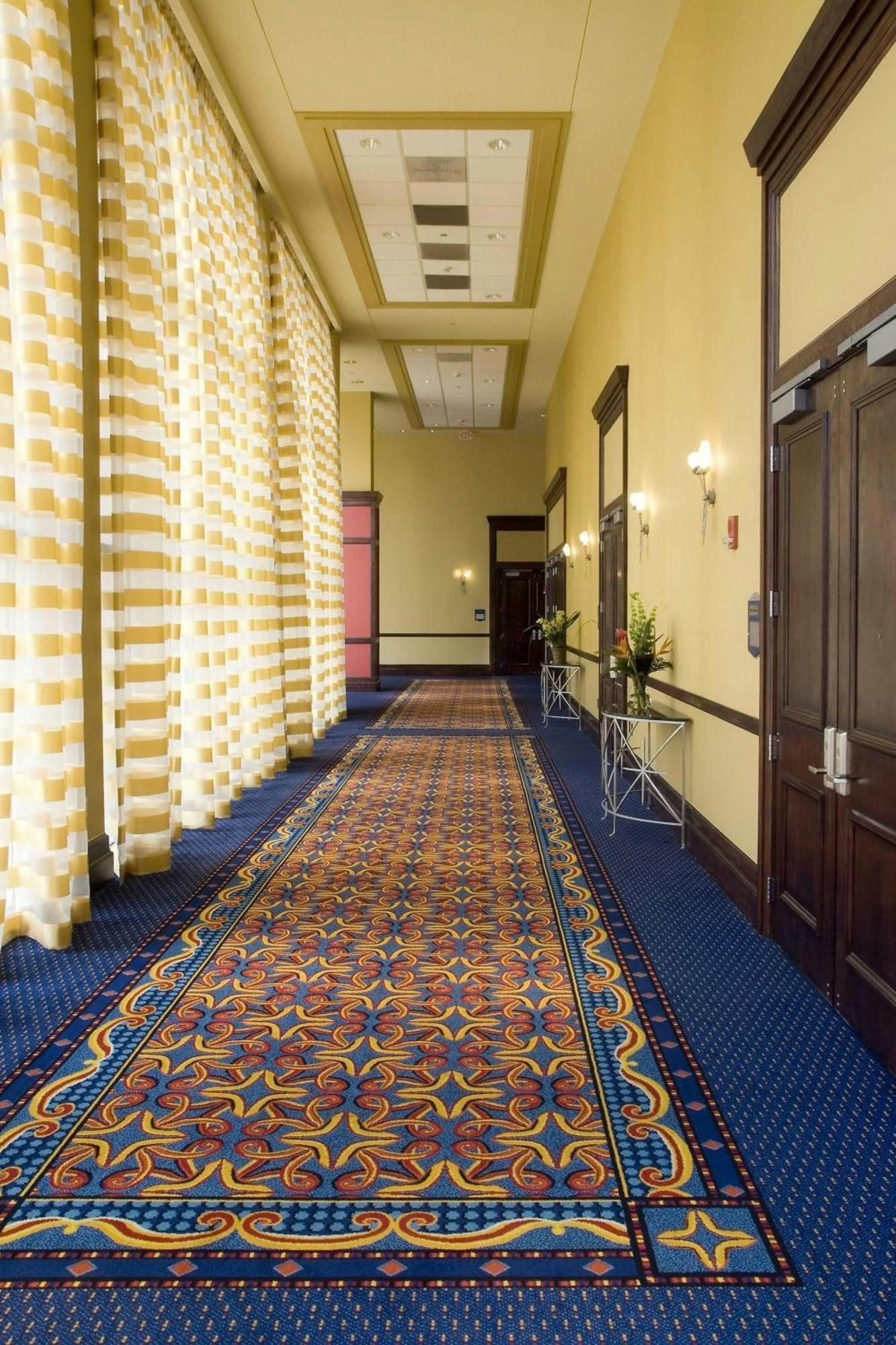 Renaissance Mobile Riverview Plaza Hotel Exterior photo