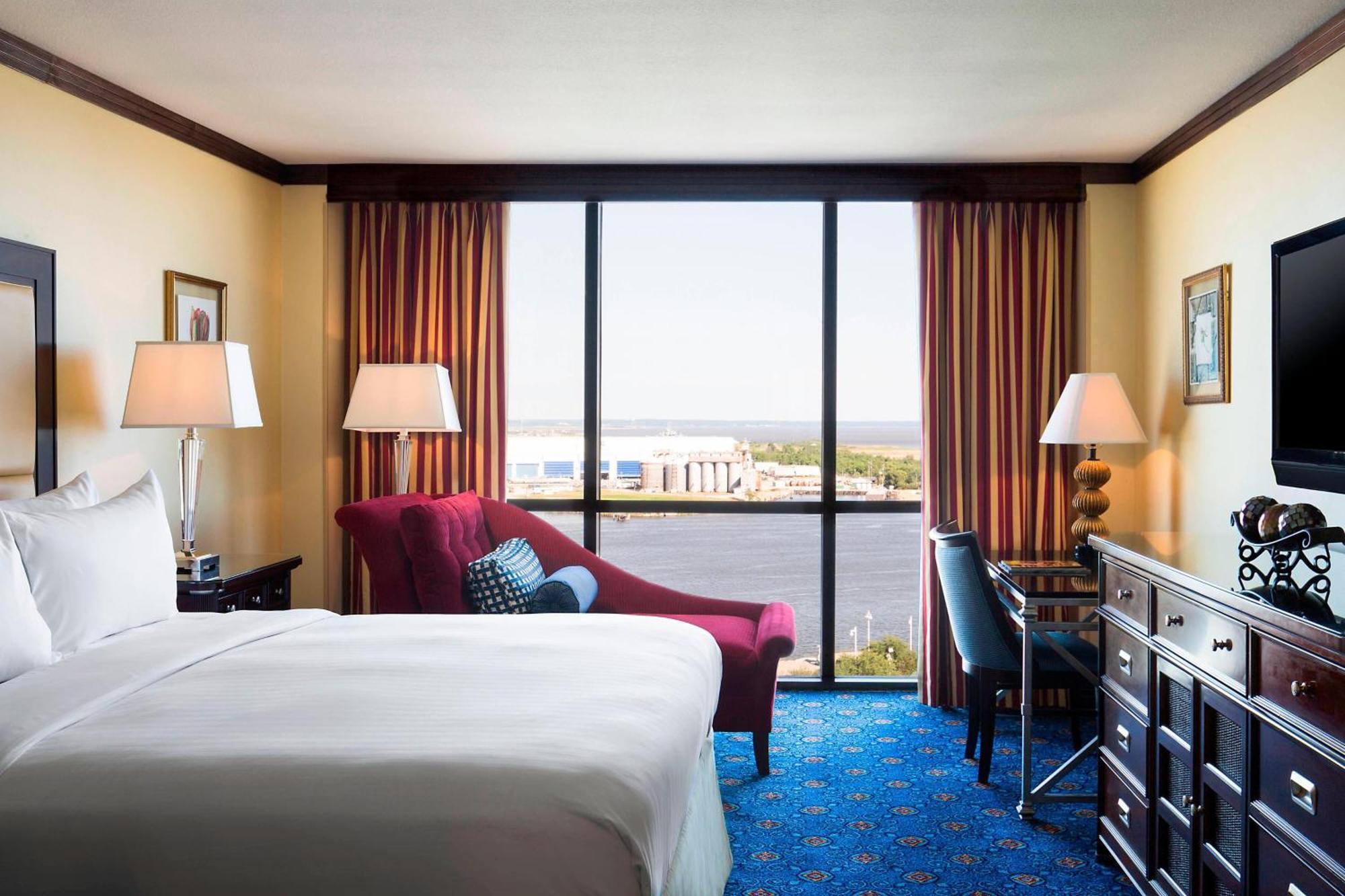Renaissance Mobile Riverview Plaza Hotel Exterior photo